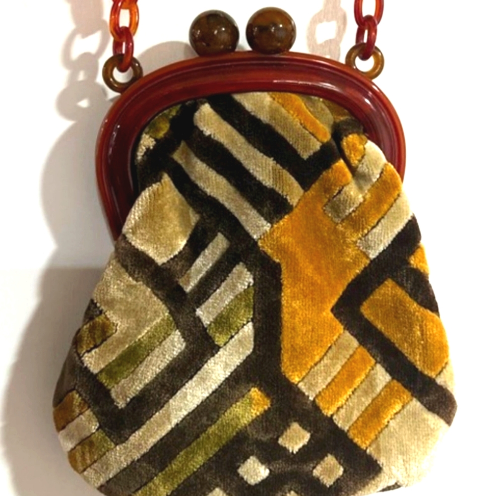 Vintage Carpet Lucite Shoulder Bag